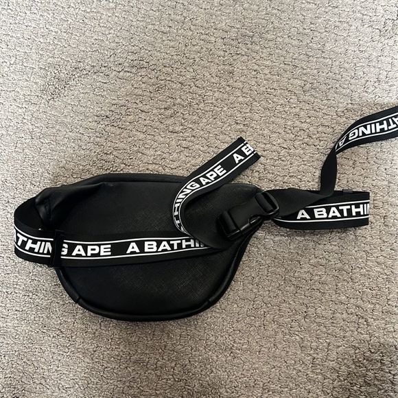A BATHING APE BAPE Waist Pouch Bag SPRING COLLECTION 2019 Mook Book Appendix - Picture 4 of 5